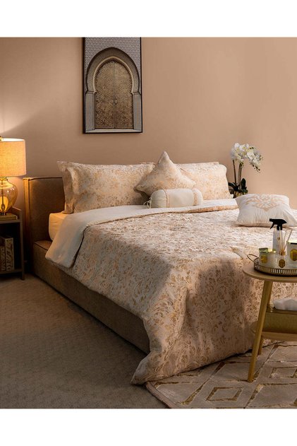 Gold 7-Piece Floral Jacquard Comforter Set (King Size)