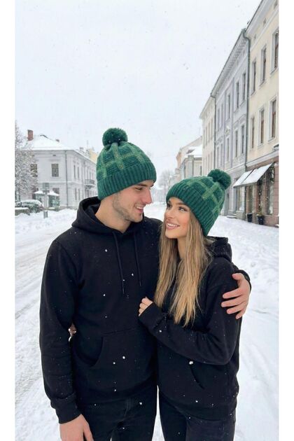 Unisex 2-Piece Winter Beanie Set with Fleece Inside