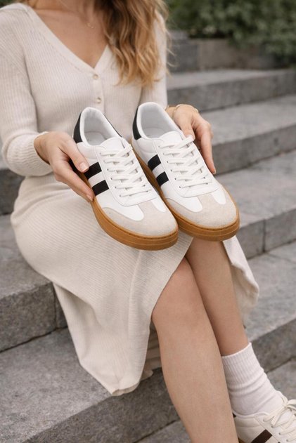 Women's Daily Thermo Sole Stitched Side Stripe Sports Shoes