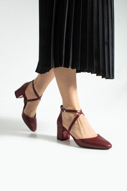 Burgundy Women's Strappy Heeled Shoes
