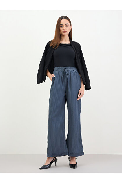 Women Grey Textured Wide Leg Trousers