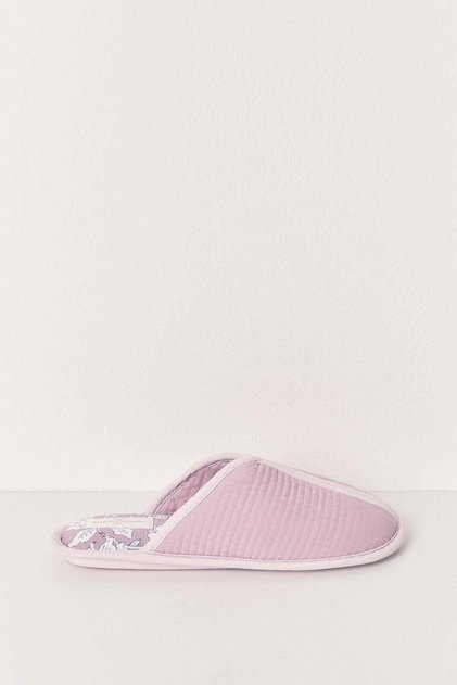 Burgundy printed slippers