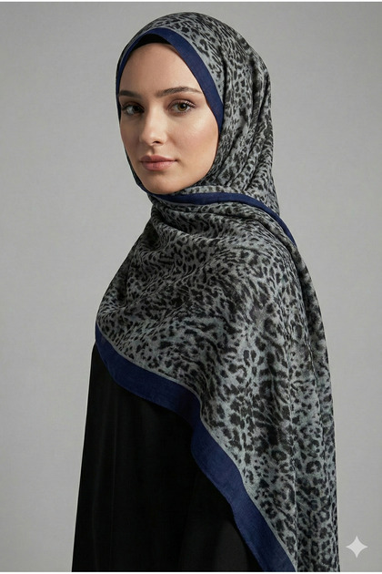 Digital Bamboo Scratch Shawl Leopard