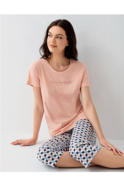 Kadın, Somon, ( Çorap Hediyeli) Modal, Yuvarlak Yaka, T-shirt- Kapri Pijama Takım