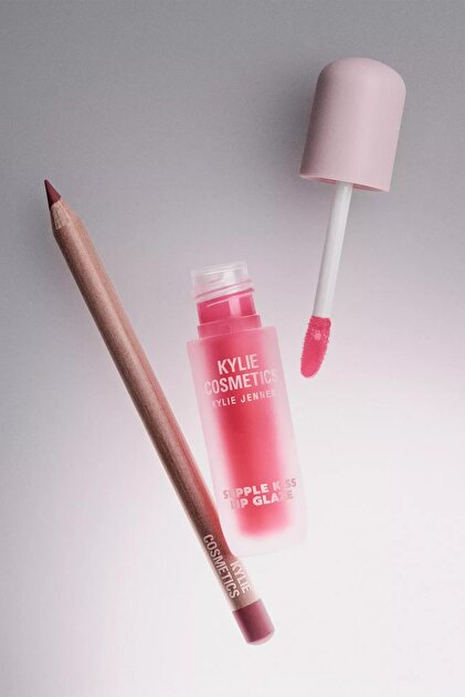 Kylie Cosmetics Kylie Glossy Lip Kit Dudak Kalemi ve Parlatıcı Set