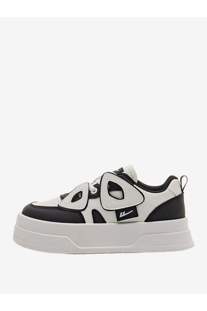 Women Applique Detail Lace Up Sneakers