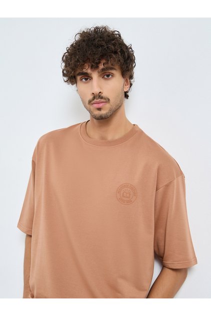 Men Coffee Brown Graphic Print Oversized T-Shirt