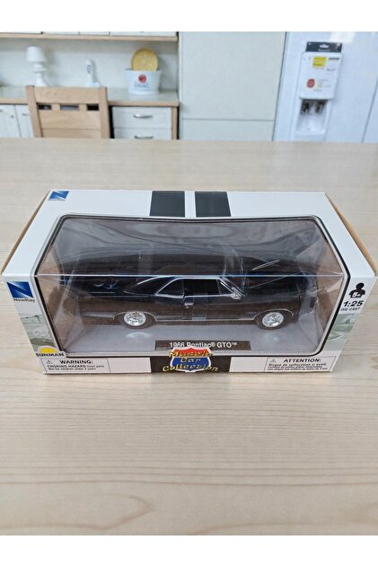 Sunman Koleksiyonluk 1:25 Klasik Amerikan Arabaları 1966 Pontiac