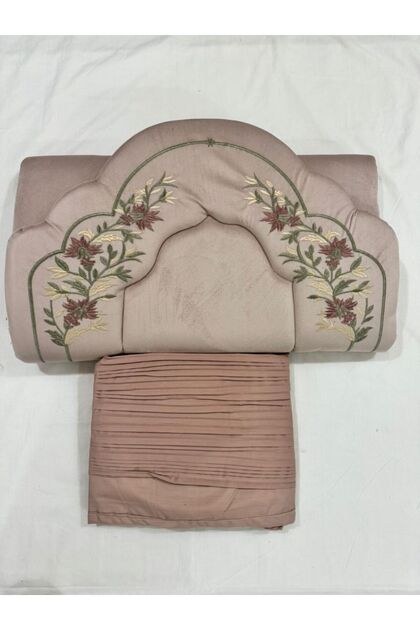 Royal embroidered prayer rug with a pleated cover