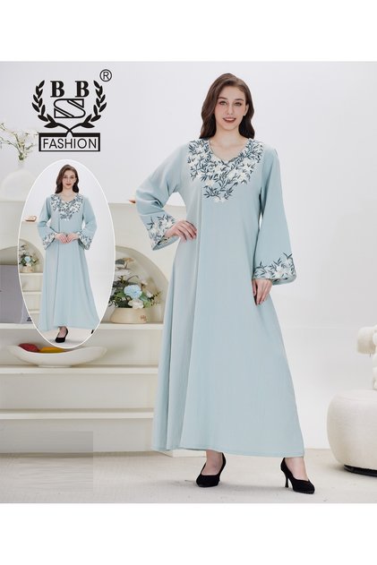 Women's jalabiya with long, wide sleeves and luxurious embroidery