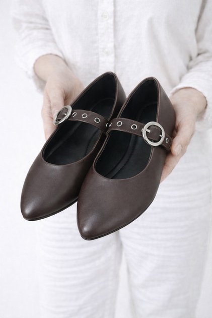Verona Women's Buckle Pointed Toe Ring Detailed Casual Women's Mary Jane Flats