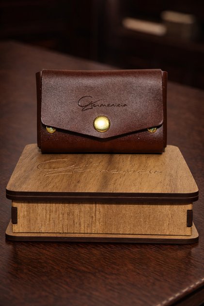 Handcrafted Genuine Leather Card Holder Wallet – Minimal Design, Snap Closure