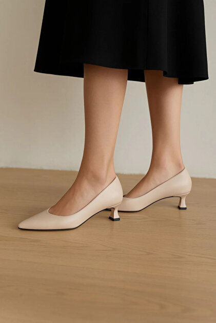 Diva Kadın Büyük Numara (41-42-43) Bej Deri 3 cm Şampanya Mini Topuklu Stiletto
