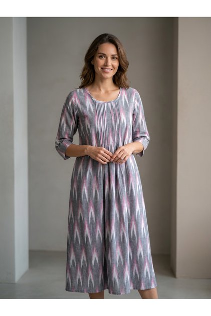 Rochie cu feronseuri din Ikat