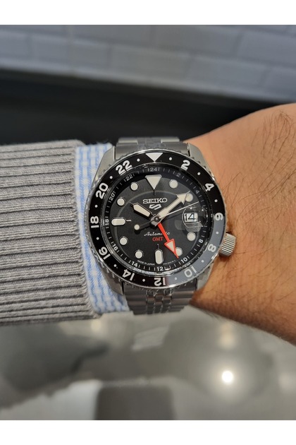 Seiko Siyah Kadran JAPON ÜRETİM GMT Takvimli Erkek kol saati 10