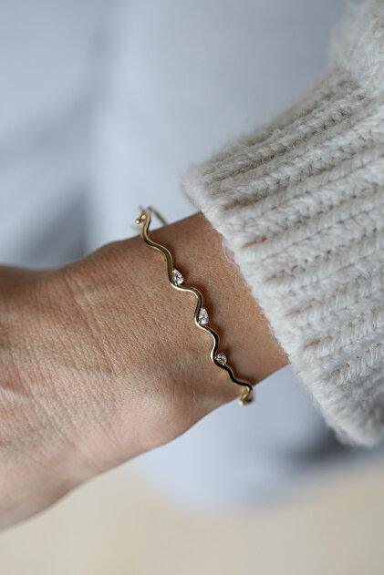 Yenigün Kuyumculuk 14 Ayar Altın Dalga Taşlı Zarif Kelepçe