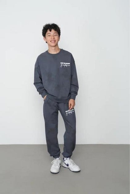 8136 Boy's Track Suit