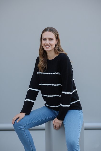 Women's Oversize Knitted Striped Sweater