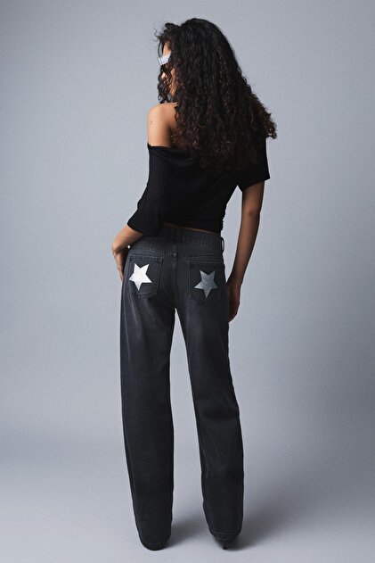 Bershka Yıldız cepli zımbalı düşük bel baggy fit jean - Fiyatı