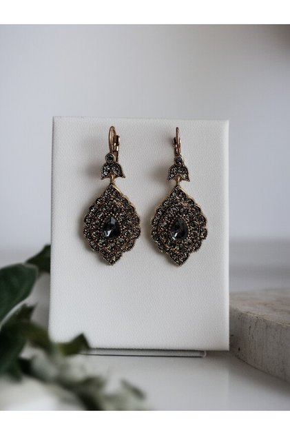 Crystal Stone Dangle Gray Earrings