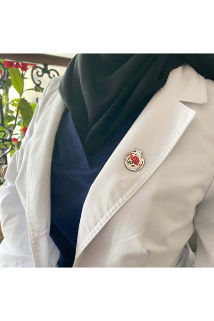 دبوس دورق
