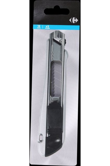Cutter cu 5 lamele Carrefour, 18 mm, Gri