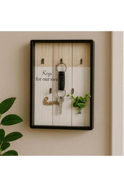 Wooden Key Holder with Decorative Design