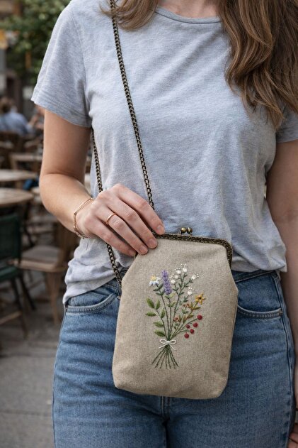 Craftsi̇s Embroidered Bag