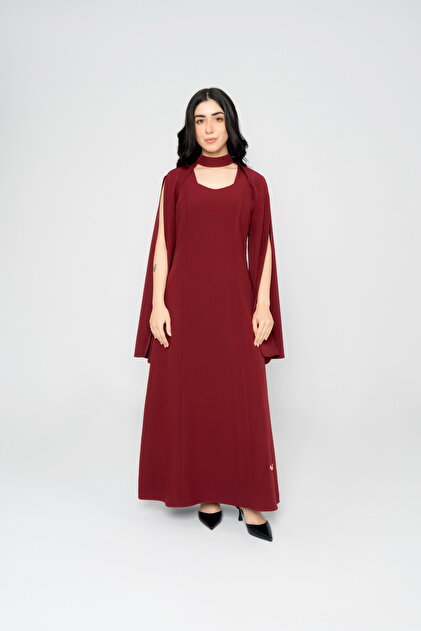 Dress with separate sleeves and a cut
