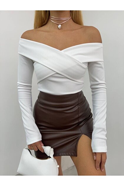 Women's Madonna Collar Cross Band Detailed Blouse