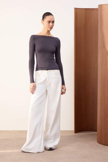 Wardrobe Essentials Antrasit Yumuşak Dokulu Kayık Yaka Triko Kazak TWOAW26KZ00293