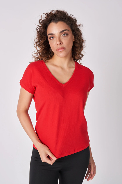 Kadın V Yaka Kısa Kollu Dokulu Regular Fit Basic Tişört Kırmızı
