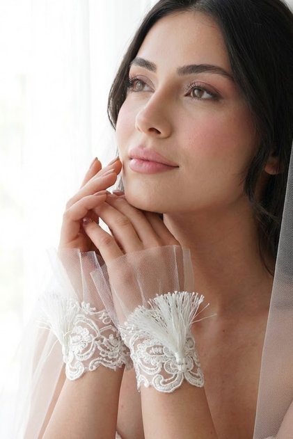 Garden Grace Lace Detailed Ankle-Length Tulle Bridal Gloves | Romantic and Elegant Special Design