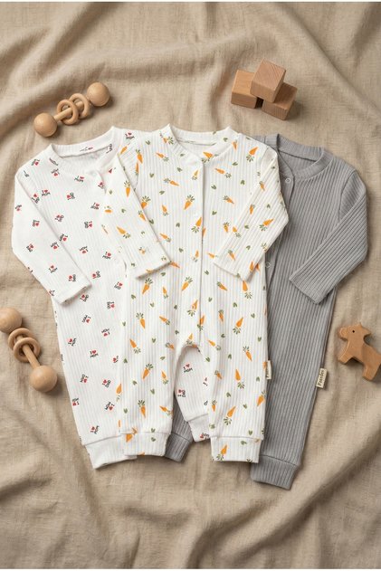 Set of 3 Long Sleeve Ribbed Cotton Baby Rompers, Carrot Pattern, I Love Mom Dad Written & Plain Gray Rompers