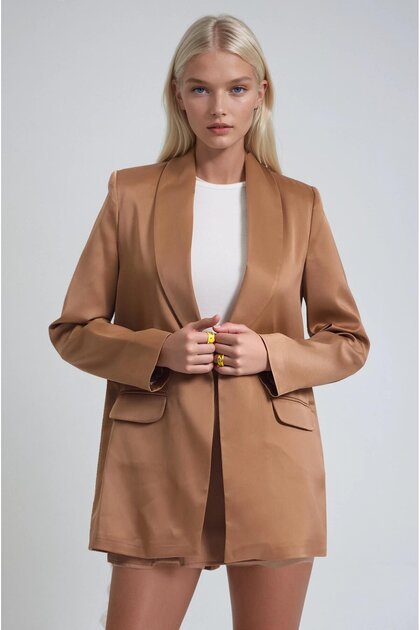 Jachetă elegantă din satin 6185