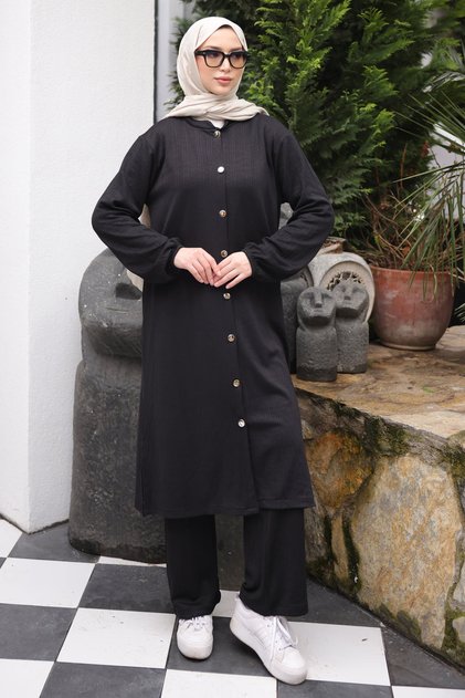 Black Buttoned Tunic and Trousers Wrapping Suit
