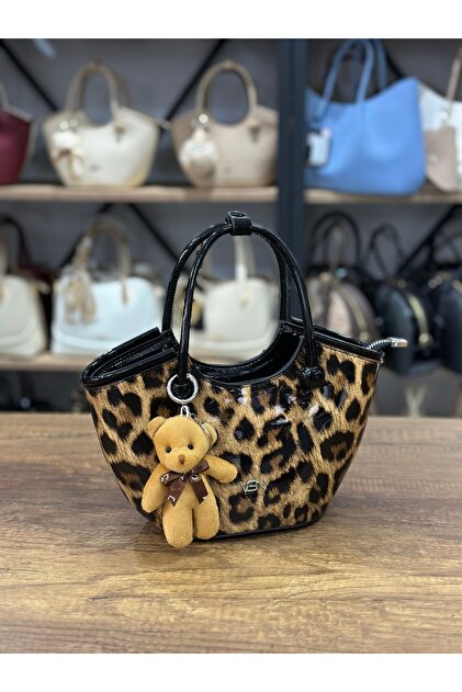 MODEL 3117 CHARM DETAYLI EL VE OMUZ ÇANTASI (LEOPAR SARI)