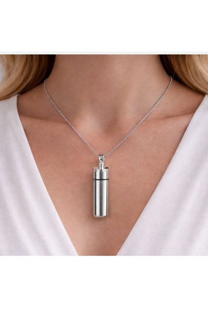 Metal Silindir Kadın Kolye – Açılabilir Kapaklı Minimal Tasarım