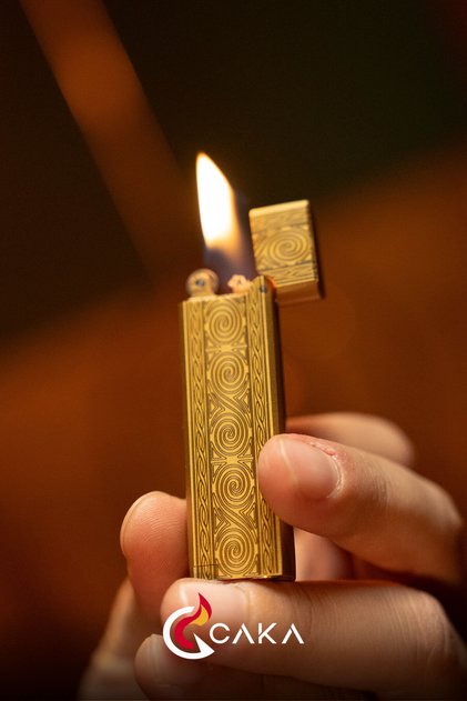 Zen Serisi El Yapımı Pirinç Benzinli Çakmak Gold Motif Desen