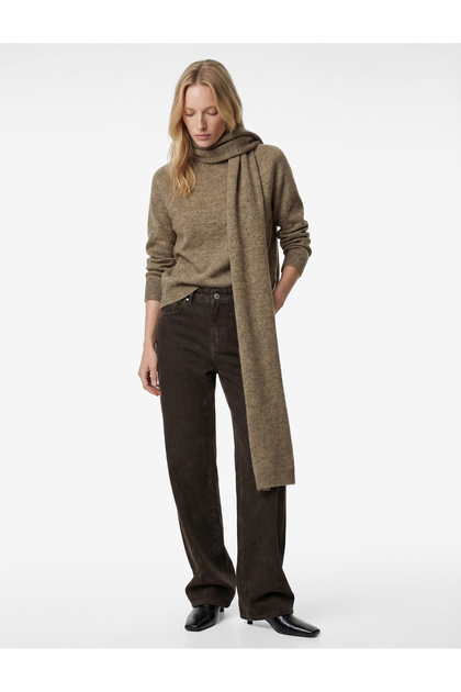Long-Sleeve Crew Neck Basic Knit Sweater