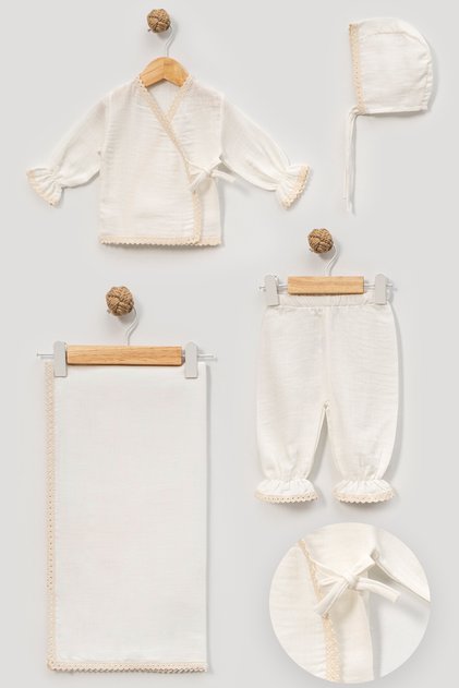 100% Cotton Muslin Scallop Detailed 4-Piece Baby Hospital Discharge Set