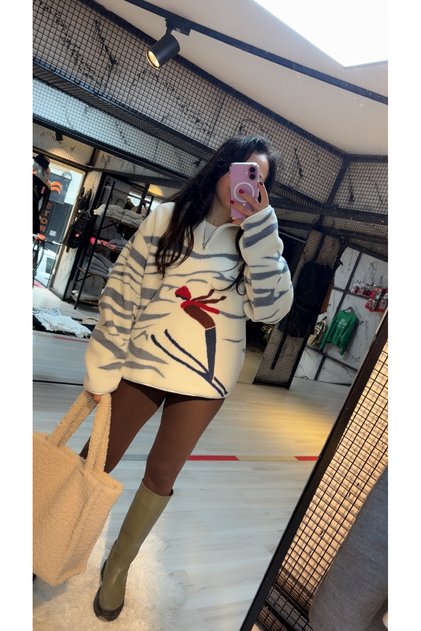 Yarım Fermuarlı Desenli Polar Sweatshirt – Standart Beden