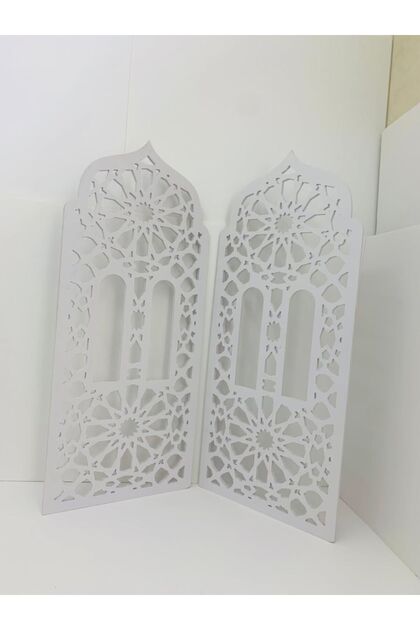 The prayer corner consists of two pieces connected by hinges.