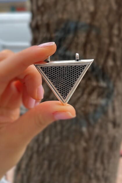 Gümüş 4 cm x 4,5 cm siyah taşlı muskalık dua kabı