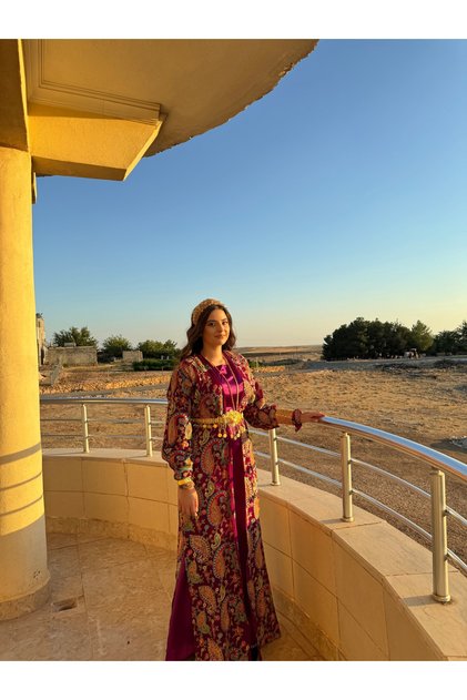 Mor desenli kaftan