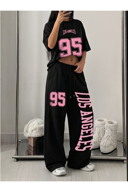 Women's Los Angeles 95 Printed Oversized T-Shirt and Baggy Sweatpants - Two-Piece Summer Tracksuit Set