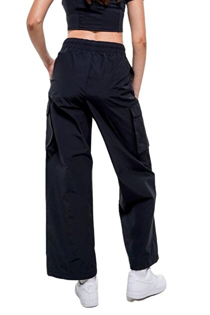 Nike Sportswear Everything Wovens Mid-Rase Cargo Pants.Kadın