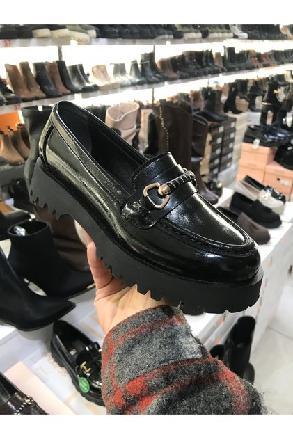 Black Cracked Patent Leather Print Loafer