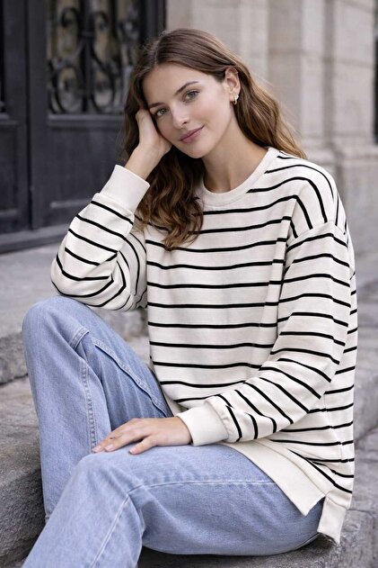 Tenra Oversize Geniş Kalıp Kadın Sweatshirt Bisiklet Yaka Basic