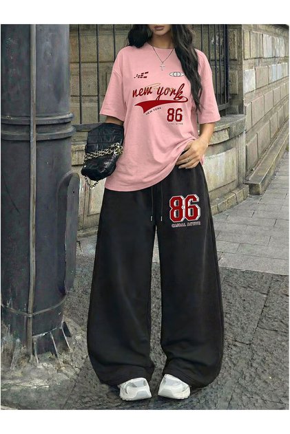 Women's New York Casdall Printed Oversized T-Shirt and Baggy Sweatpants - Two-Piece Summer Tracksuit Set